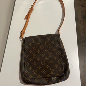 Louis Vuitton Musette bag